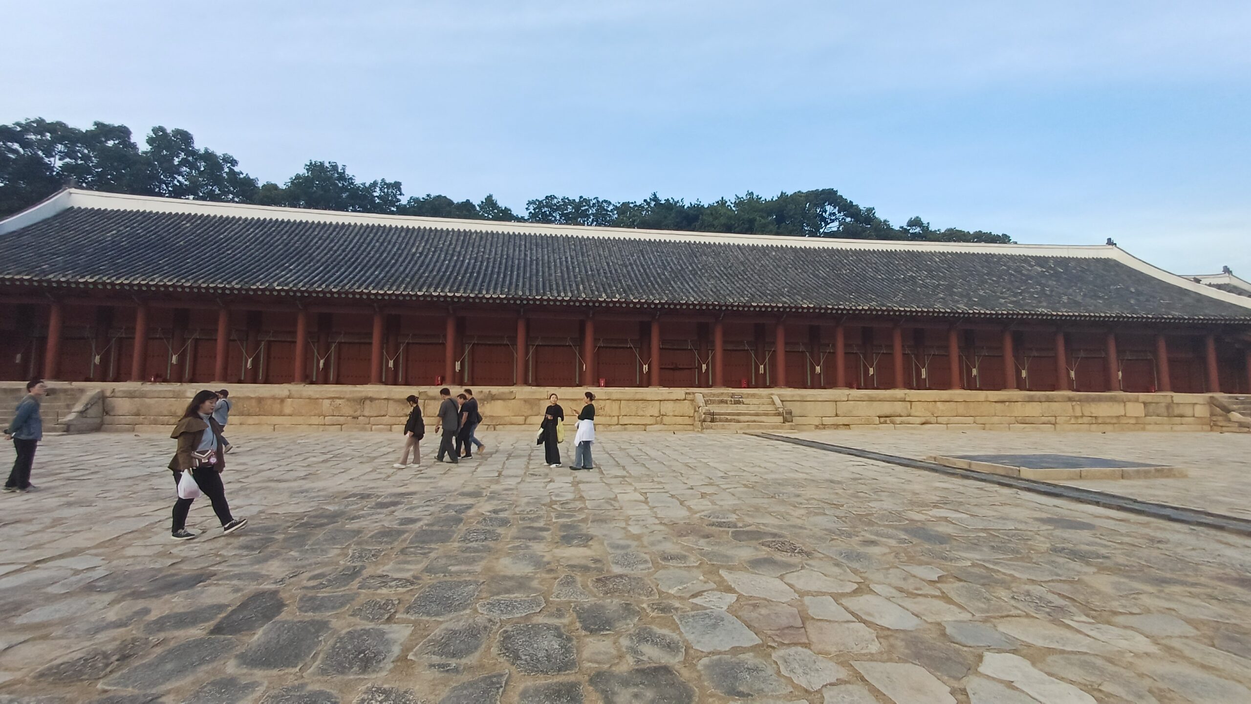 Read more about the article 종묘에서 남산, 그리고 서울광장까지 — 가을 저녁 서울 한 바퀴